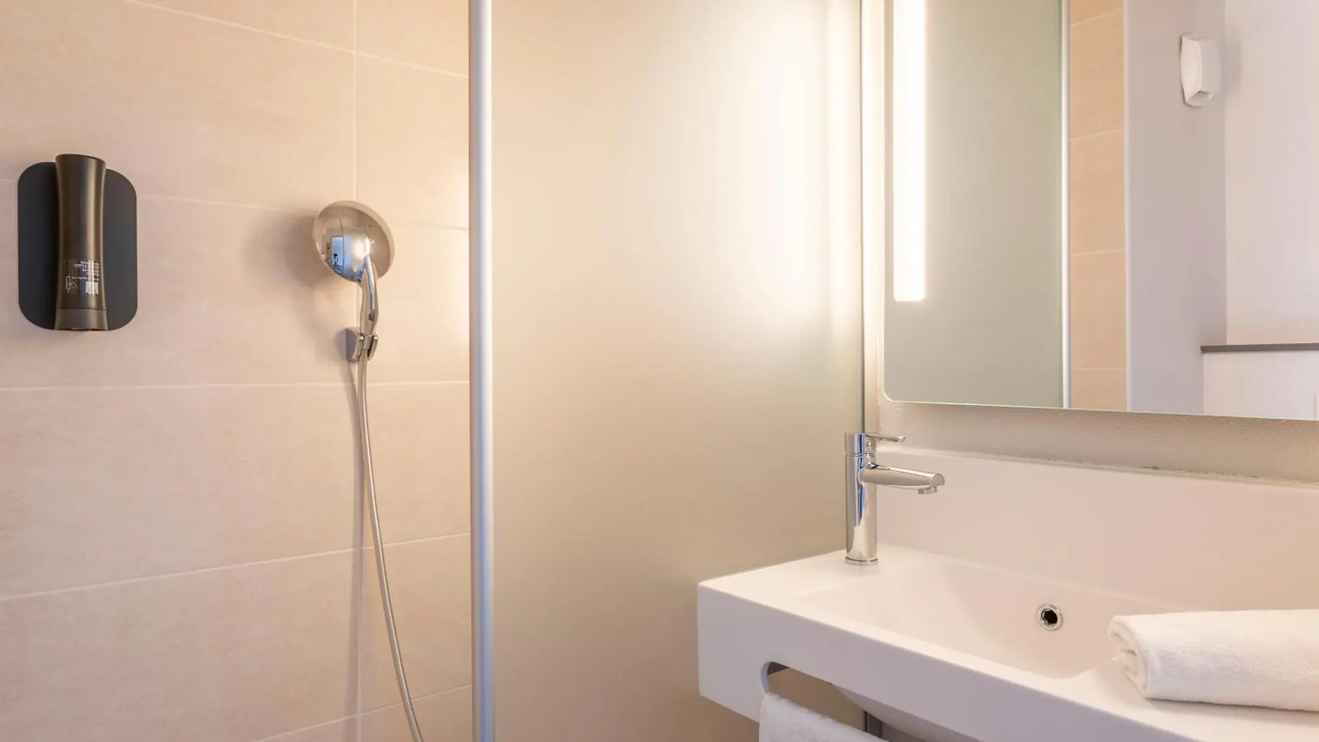 B&B HOTEL Aix en Provence Venelles